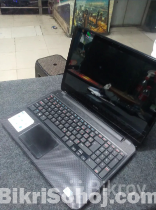 DELL Inspiron 15 Touchscreen display 500GB HDD